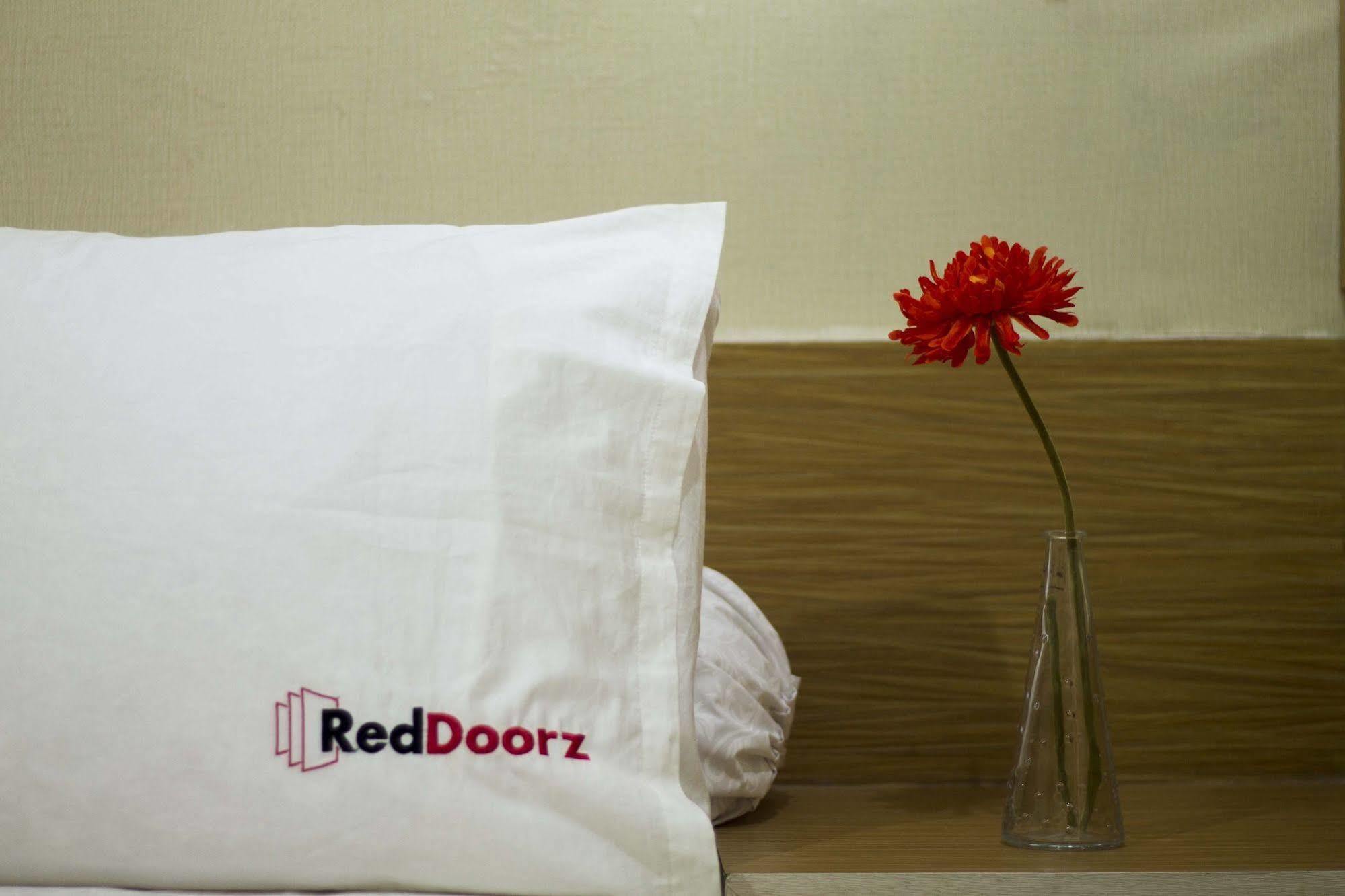 Reddoorz Near Pantai Jerman Hotel Kuta Lombok Exterior foto